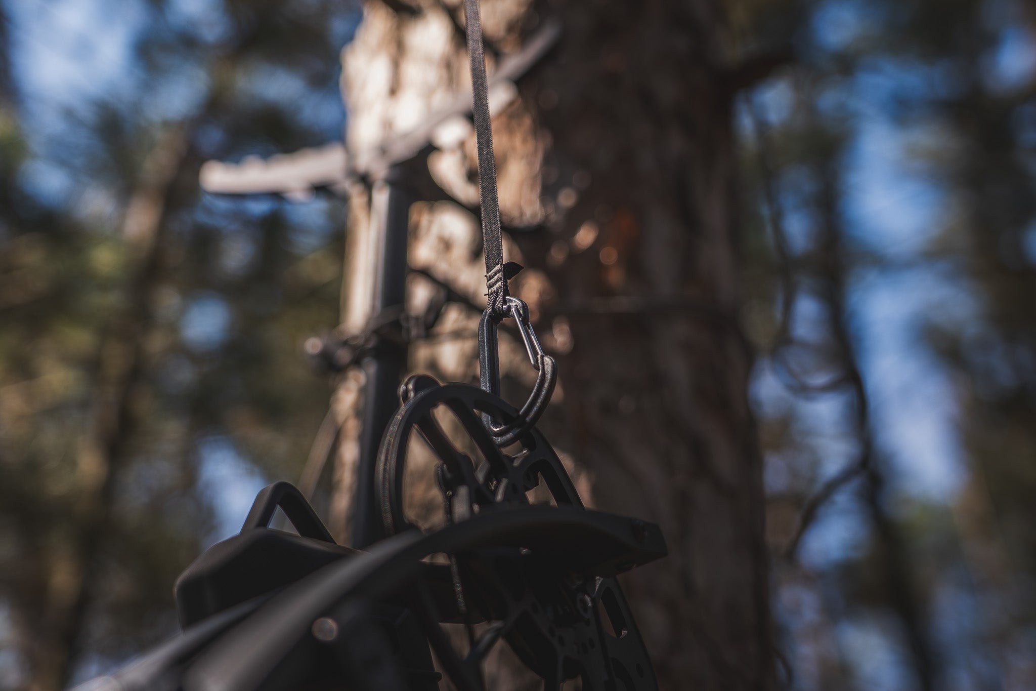 MICRO RETRAX™ HOIST - Hunt Arsenal - Hunting Accessories